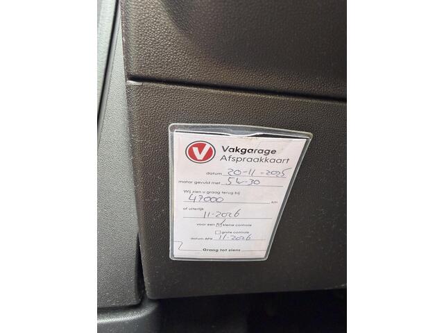 Citroen C3 1.2 PureTech Shine AUTOMAAT |NAVIGATIE |CAMERA |AIRCO/ECC |CRUISECONTROL |PARKEERSENSOREN