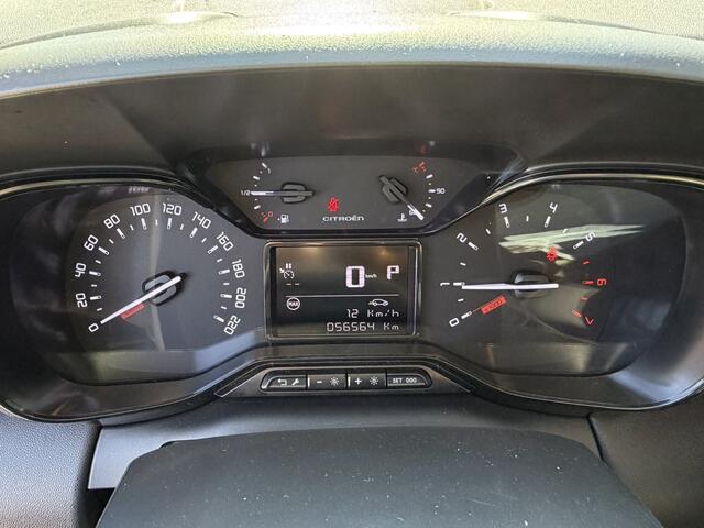 Citroen C3 Aircross 130 Pk Benzine * AUTOMAAT * * Navigatie * Airco * Cruise Control * Achteruitrij Camera * DAB Radio * Hoge Zitpositie * Vingerhoets; Vierde Generatie Eersteklas Service. Al meer dan 100 jaar een begrip in de Brabantse Kempen.