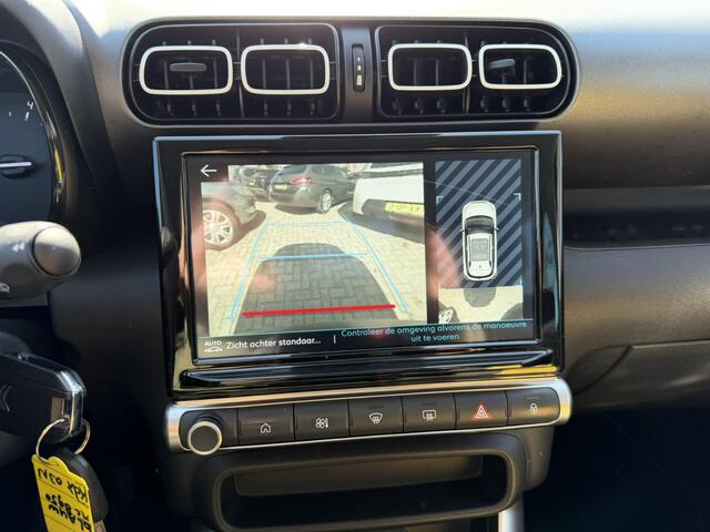 Citroen C3 Aircross 130 Pk Benzine * AUTOMAAT * * Navigatie * Airco * Cruise Control * Achteruitrij Camera * DAB Radio * Hoge Zitpositie * Vingerhoets; Vierde Generatie Eersteklas Service. Al meer dan 100 jaar een begrip in de Brabantse Kempen.