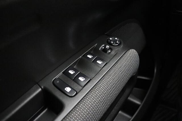 Citroen C3 Aircross 1.2 PureTech S&S Shine | Navigatie | Climate & Cruise Control | Parkeersensoren met Camera | Dodehoeksensoren |