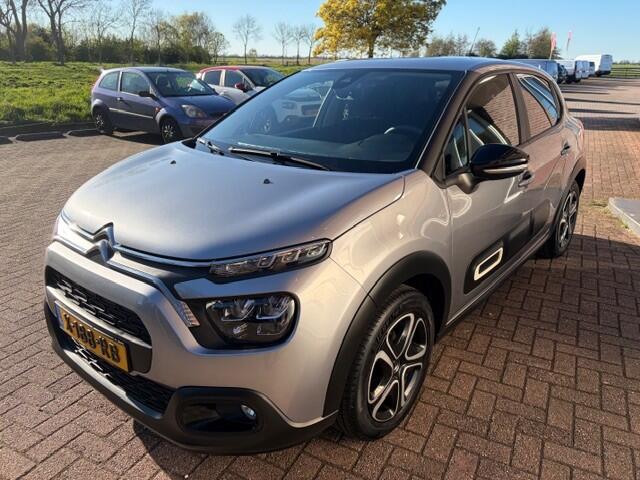 Citroen C3 1.2 PureTech Plus Navigatie / Private glas / PDC