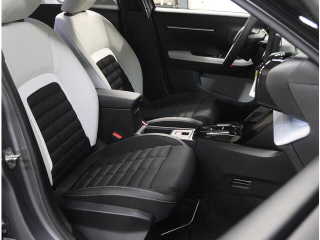 Citroen C3 Aircross 1.2 Hybrid 145pk Max | Camera | Navigatie | CruiseControl | AppleCarPlay/AndroidAuto | ClimateControl | Comfortstoelen | Rondom Parkeersensoren |