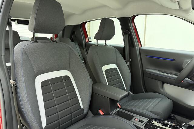 Citroen C3 Ë-C3 Business 113pk Comfort Range 44 kWh | Navigatie | Cruise Control | Airco | Apple Carplay | Draadloze telefoonlader