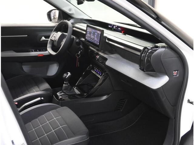 Citroen C3 1.2 Turbo 100PK Max | 1ste eigenaar | AppleCarplay/AndroidAuto | LED | Camera | Climate Control | Cruise Control | Privacy Glass | Navigatie | Isofix | Two-Tone | Parkeersensoren | DAB Radio |