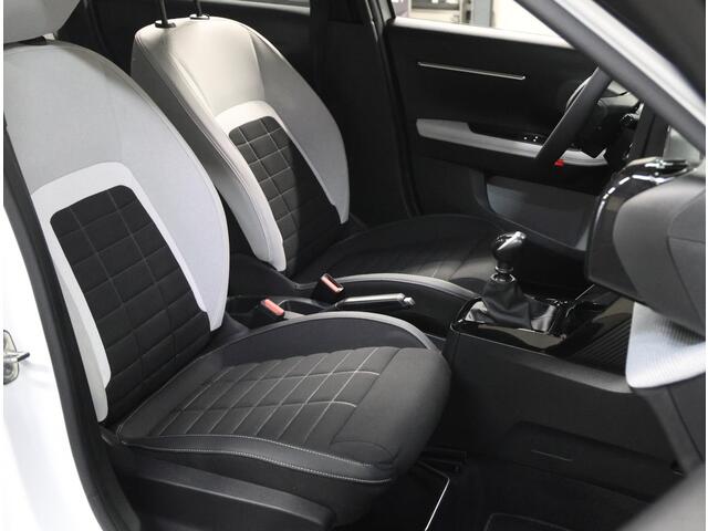 Citroen C3 1.2 Turbo 100PK Max | 1ste eigenaar | AppleCarplay/AndroidAuto | LED | Camera | Climate Control | Cruise Control | Privacy Glass | Navigatie | Isofix | Two-Tone | Parkeersensoren | DAB Radio |