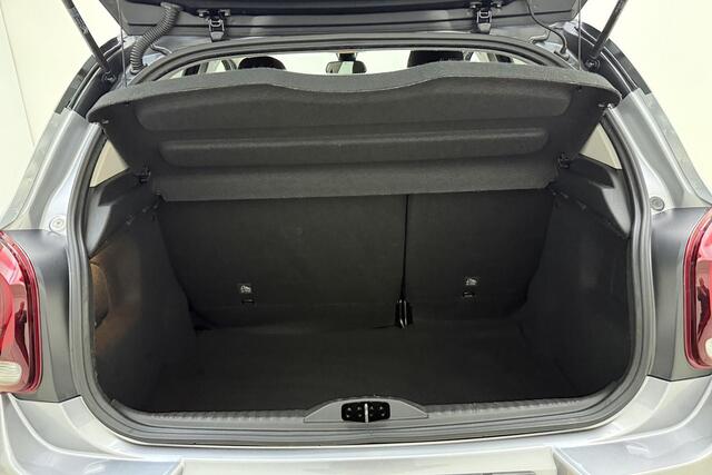 Citroen C3 1.2 82pk Feel | Parkeersensoren achter | Apple Carplay/Android Auto | Armsteun voor | Getint glas achter | Zwart dak