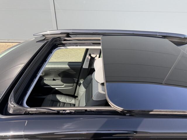 Citroen C3 Aircross 130pk Shine Pack (Elektrisch Schuifdak - Stoelverwarming - Camera - Leder - Keyless Entry - 17"Black incl 4S - Grip Controle - Automatische Airco - Navigatie)