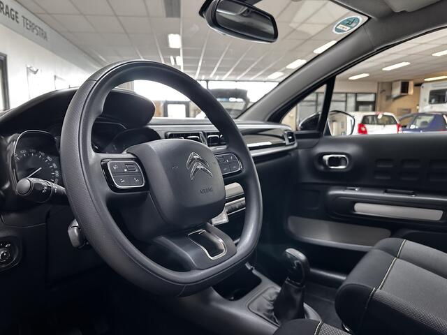 Citroen C3 1.2 PureTech S&S Feel Edition/ Apple + Android/ Navi/ Lane-Assist./ PDC/ DAB+/ Navi/ Clima/ Cruise/ Elek. pakket/ Isofix/ Bluetooth/ Multi. Stuur/ Mistl./ LED Dagrijverl.