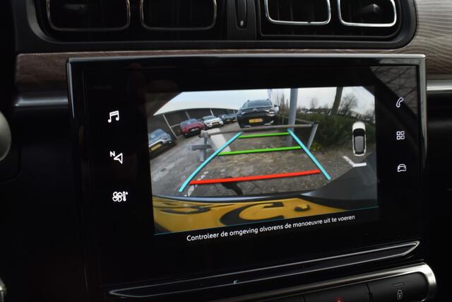 Citroen C3 PureTech 83 Shine |M Trekhaak | Navi | Airco | 17 Inch velgen | Camera achter | Stoelverwarming Zeer Compleet