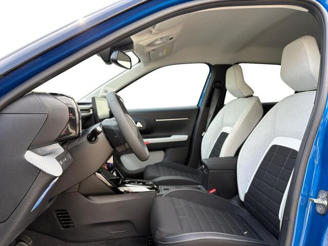 Citroen C3 Max 1.2 Hybrid 110pk | 8 JAAR GARANTIE! | TWO-TONE | NAVI | CAMERA | CAMERA | APPLE CARPLAY / ANDROID AUTO | CLIMA | CRUISE CONTROL | DAB+ |