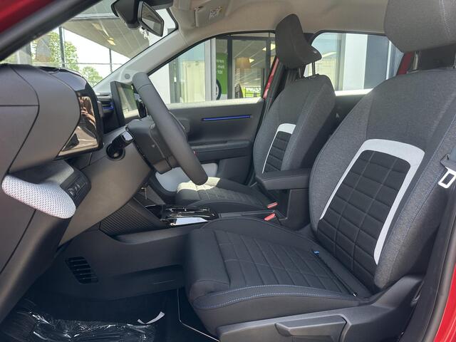 Citroen C3 Ë-C3 Plus 113pk Comfort Range 44 kWh | Comfort Stoelen | Apple Carplay/Android Auto | Parkeersensoren | Full LED | DAB | Cruise Control | Airco | Draadloze telefoonlader |
