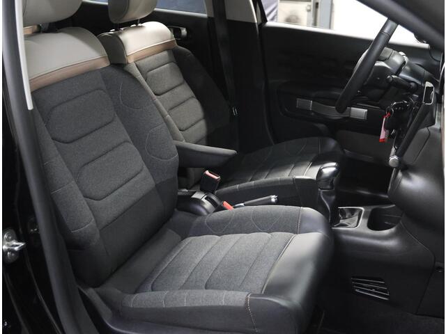 Citroen C3 1.2 83PK Shine | 1ste eigenaar | AppleCarplay/AndroidAuto | Armsteun | LED | Climate Control | Cruise Control | Camera | Privacy Glass | Navigatie | LMV | Isofix | Two-Tone | Parkeersensoren |