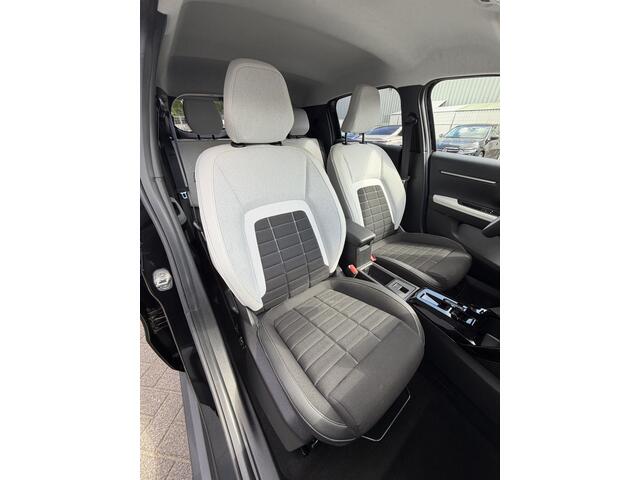 Citroen C3 Ë-C3 Max 113pk 44 kWh (Camera - Navigatie - Automatische Airco - Apple Carplay - LED - 17")