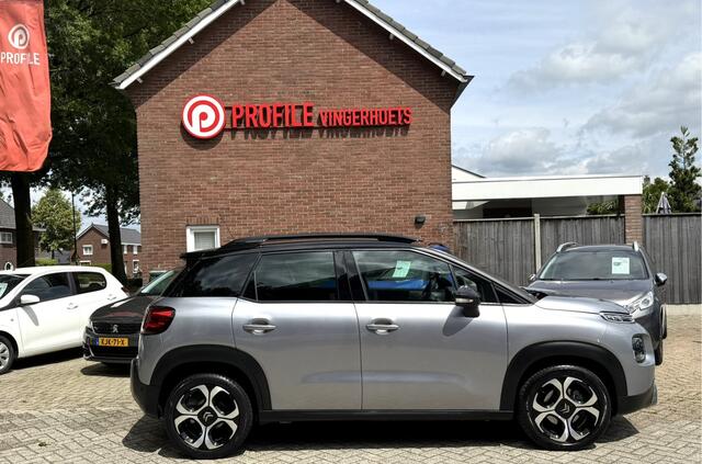 Citroen C3 Aircross 130 Pk Benzine * AUTOMAAT * Luxe Shine * Navigatie * Stoelverwarming * Distributieriem 2026 vervangen * Parkeer Camera + Voor- en Achter Sensoren * 17" L.M. Velgen * DAB Radio * Climate & Cruise Control * Zwart Dak * Keyless Start Vingerhoets; 