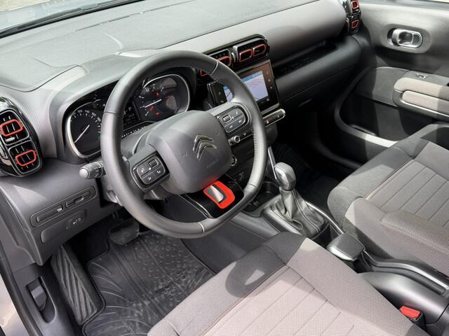 Citroen C3 Aircross 130 Pk Benzine * AUTOMAAT * Luxe Shine * Navigatie * Stoelverwarming * Distributieriem 2026 vervangen * Parkeer Camera + Voor- en Achter Sensoren * 17" L.M. Velgen * DAB Radio * Climate & Cruise Control * Zwart Dak * Keyless Start Vingerhoets; 