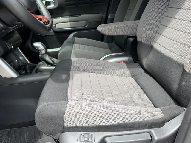Citroen C3 Aircross 130 Pk Benzine * AUTOMAAT * Luxe Shine * Navigatie * Stoelverwarming * Distributieriem 2026 vervangen * Parkeer Camera + Voor- en Achter Sensoren * 17" L.M. Velgen * DAB Radio * Climate & Cruise Control * Zwart Dak * Keyless Start Vingerhoets; 