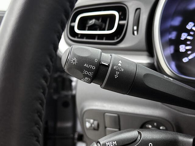 Citroen C3 110pk Automaat Shine | Rijklaar | 17" Lichtmetaal | Navigatie | Camera |
