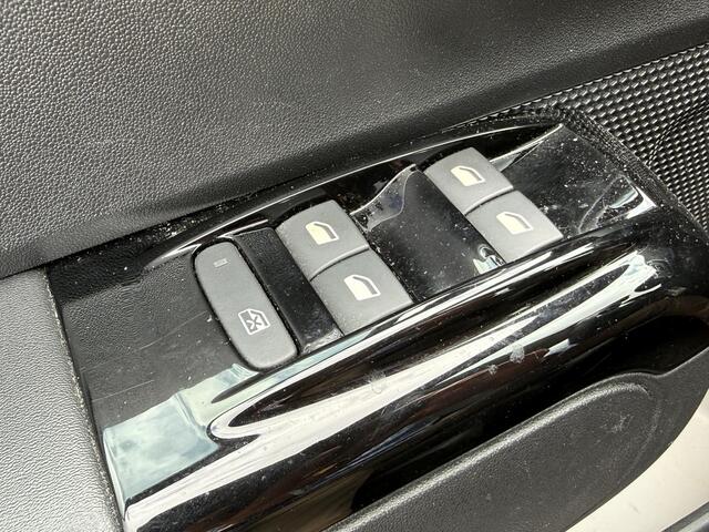 Citroen C3 1.2 PureTech Shine ALL-INRIJKLAARPRIJS/Navi/Camera/Duo-Tone/Apple Carplay