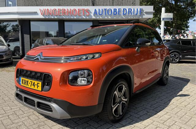 Citroen C3 Aircross 1.2 Benzine * Navigatie * Airco * Cruise Control * Hoge Zit * Parkeersensoren * Apple Carplay / Android Auto * Bleutooth * Vingerhoets; Vierde Generatie Eersteklas Service. Al meer dan 100 jaar een begrip in de Brabantse Kempen