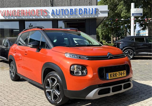 Citroen C3 Aircross 1.2 Benzine * Navigatie * Airco * Cruise Control * Hoge Zit * Parkeersensoren * Apple Carplay / Android Auto * Bleutooth * Vingerhoets; Vierde Generatie Eersteklas Service. Al meer dan 100 jaar een begrip in de Brabantse Kempen