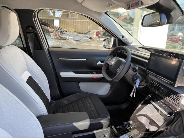 Citroen C3 Ë-C3 Max 113pk Comfort Range 44 kWh | WLTP Range tot 321km | 8 Jaar garantie | 3-fase | PHC vering | Comfort Seats | Achteruitrijcamera | Climate Control | Navigatie | Parkeersensoren