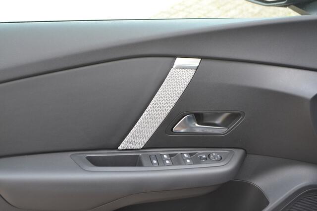 Citroen C4 1.2 Puretech Plus I 130PK I AUTOMAAT I NAVIGATIE I ACHTERUITRIJCAMERA I KEYLESS ENTRY I STARTKNOP I SKI LUIK I METALLIC KLEUR I 50 KM I