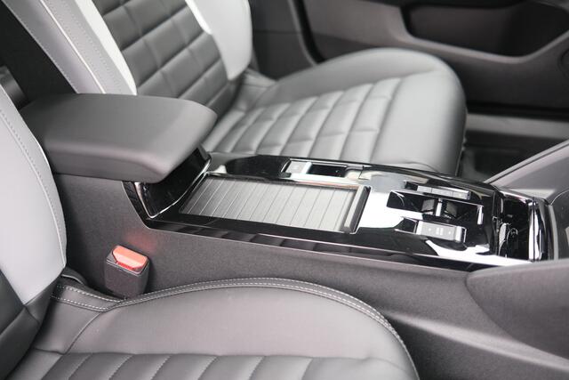 Citroen C4 Hybrid 136 Max Automaat 6 |Stoel- en stuurverwarming | Camera en Sensoren |