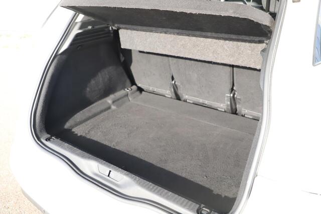 Citroen C4 SpaceTourer 1.2 PureTech Business 131PK Trekhaak Keyless 17 inch LMV Navigatie Achteruitrijcamera Stoelverwarming Adaptive Cruise Carplay Android