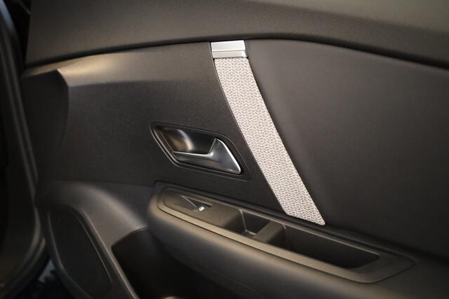 Citroen C4 PT 130 Shine Camera | Navi | Sensoren |Stoel en voorruitverwarming Apple Carplay/