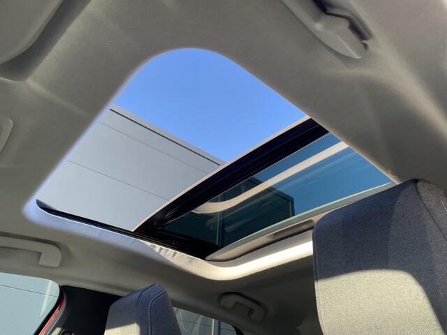 Citroen C4 130pk Shine (Elektrisch Schuifdak - Camera - Keyless Entry - Pack Hifi - Leder - Parkeersensoren V+A - LED - Head up)