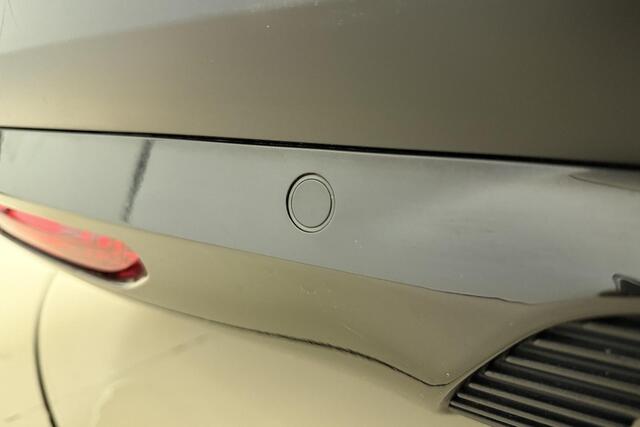 Citroen C4 1.2 130pk Feel Edition | Lederen bekleding | Stoelverwarming | Achteruitrij camera | Apple Carplay/Android Auto | Head-up display | 18 inch LichtMetaal | DAB+