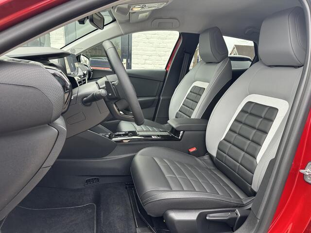 Citroen C4 1.2 Hybrid 145 PK Max | Automaat Hybride | Meest complete uitvoering | Slechts 4.500 KM | Navigatie | LED Verlichting | Camera | Adaptieve Cruise Control | Climate Control | Comfortstoelen | Digitaal Dashboard | Apple Carplay & Android Auto | DAB+ Radio |