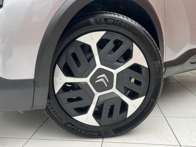 Citroen C4 Puretech 100 Feel | Camera achter | Navigatie | Climate Control | Cruise Control | Carplay/Android Auto |