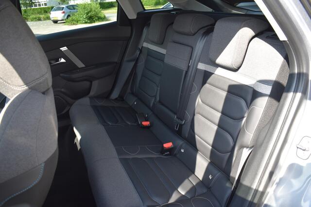 Citroen C4 130 EAT8 Shine | Automaat | Navigatie | Airconditioning ECC | Camera achter | Parkeersensoren voor en achter | Carplay & Android Auto | Isofix | Cruise Control | Advanced Comfortstoelen | Hydraulic Cushions | Zeer Compleet!!!