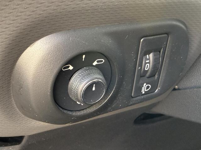 Citroen C4 CACTUS 1.2 PureTech Shine Navi/Camera/Glazen Dak/Trekhaak/GEEN AFLEVERKOSTEN