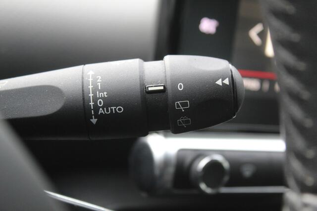 Citroen C4 CACTUS 1.2 PureTech Business , 110pk , Dealer onderhouden Climate control , Bluetooth , Navigatie, Parkeersensoren achter LED Dag rijverlichting , Elek. ramen voor