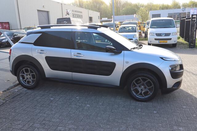 Citroen C4 CACTUS 1.2 PureTech Shine Achteruitrijcamera/Parkeersensoren achter/Airco/Navigatie/Bluetooth
