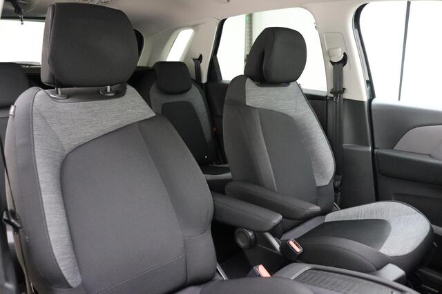 Citroen C4 PICASSO 1.2 PureTech Feel 130 PK | Automaat | Trekhaak | Camera | Parkeersensor | Navigatie | Cruise Control | Airco | Start/stop | Licht metalen velgen |
