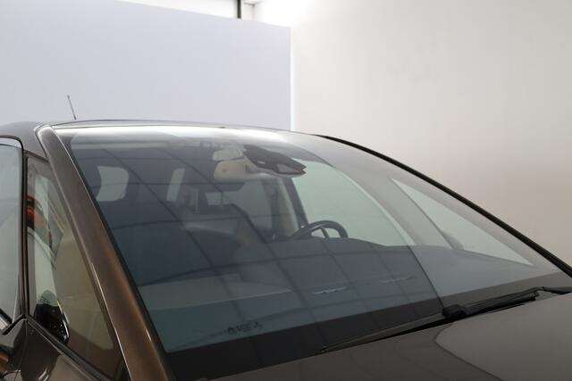 Citroen C4 PICASSO PT 130 Shine Automaat-6 Trekhaak | All season banden | Camera