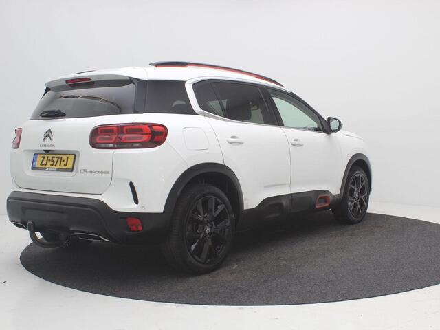 Citroen C5 Aircross 1.6 PureTech 181PK Shine AUTOMAAT / Trekhaak / Adaptieve Cruise Control / 1500KG trekgewicht / 19" LMV / Navigatie / Achteruitrijcamera / Historie aanwezig / Apple CarPlay & Android Auto /