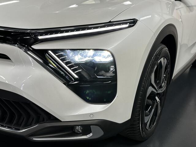 Citroen C5 X 1.2 130PK Plus | AppleCarPlay/AndroidAuto | LEER | Head-Up Display | Stoel/Voorruit/Stuurverwarming | Camera | Navigatie | Adaptive Cruise Control | Climate Control | Keyless entry | Privacy Glass | Isofix |
