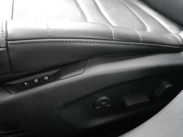 Citroen C5 X 1.6 PureTech Shine | Automaat | Camera rondom| Panorama dak | Apple Carplay | Navigatiesysteem | Parkeersensoren voor en achter | Stoelverwarming en ventilatie | Stuurverwarming |