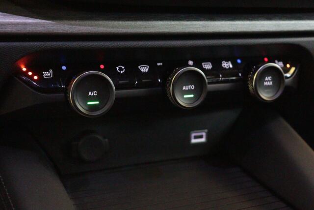 Citroen C5 X 1.6 Plug-in Hybrid 225 Feel | NAVI | CAMERA + PDC | ADAP CRUISE | STOELVERW | LMV19" |