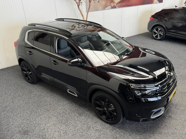 Citroen C5 AIRCROSS 1.6 PLUG-IN HYBRID 225 SHINE 181 PK NAVIGATIE PANORAMA SCHUIF/KANTELDAK CRUISE CONTROL APPLE CARPLAY/ANDROID RIJSTROOKSENSOREN DODEHOEKSENSOREN AFN. TREKHAAK ZEER MOOI !! 3010 DEK