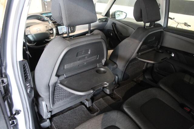 Citroen GRAND C4 PICASSO 1.2 PureTech Business 7P! Camera, Parkeerassistent, trekhaak, Apple carplay Climate,Cruisecontrol, Trekhaak.