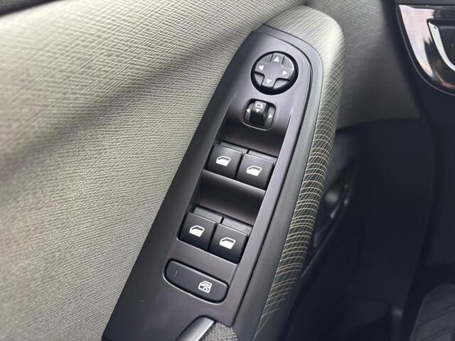 Citroen GRAND C4 PICASSO 1.6 Benzine 7-Persoons 2017 Automaat