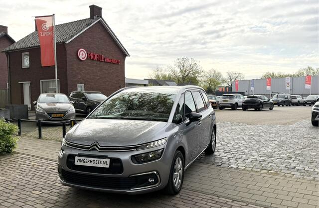 Citroen GRAND C4 PICASSO SpaceTourer 7-Persoons 130 Pk Benzine KGJ-74-X * Navigatie * Keyless Start * DAB Radio * Climate & Cruise Control * L.M. Velgen & Michelin * Achteruitrij Parkeer Camera * Vingerhoets; Vierde Generatie Eersteklas Service. Al meer dan 100 jaar een begrip in