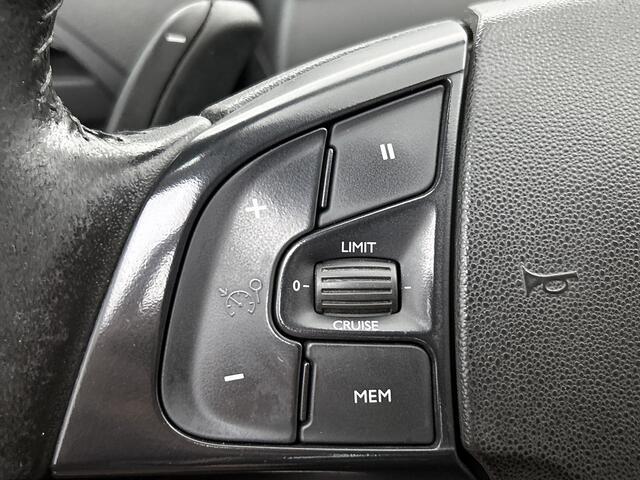 Citroen GRAND C4 PICASSO SpaceTourer 1.2 PureTech Business / Navigatie / Cruise ctr. / Trekhaak / Airco-climate / Apple Carplay - Android / Apk nieuw
