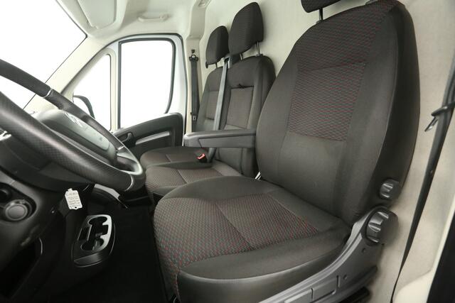 Citroen JUMPER 2.2 BlueHDi L2H2 140PK Airco Cruise Navigatie PDC 3 Persoons Elektrpakket Schuifdeur