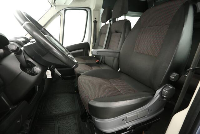 Citroen JUMPER 33 2.2 BlueHDi L3H2 | 140PK | DC | 6-Zits | Airco | Cruise | Camera | Navi | Parkeersens. | Imperiaal | Trekh.